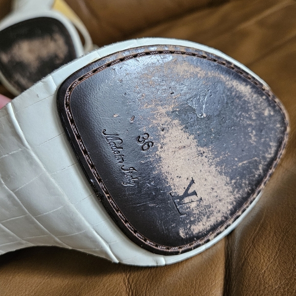 Women's Louis Vuitton Yellow Leather Metallic Gold High-End Sandals Size 6 US - Picture 12 of 16